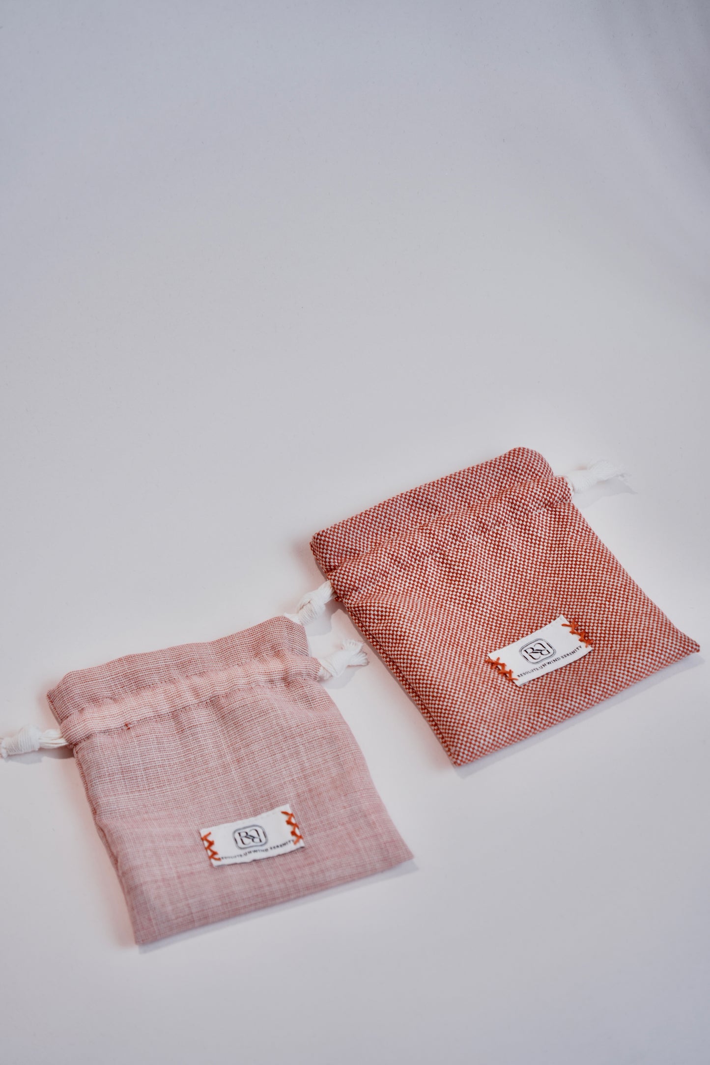 Palo Santo 聖木 | 深橘色粗針織束口袋