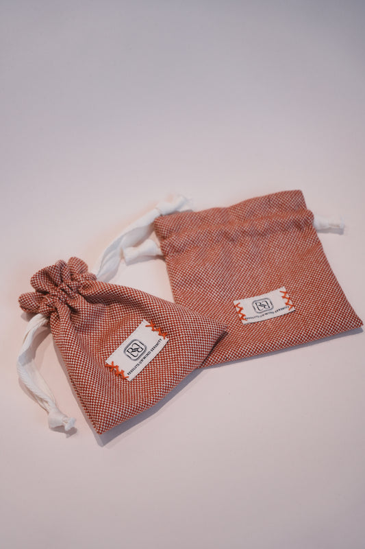 Palo Santo 聖木 | 深橘色粗針織束口袋